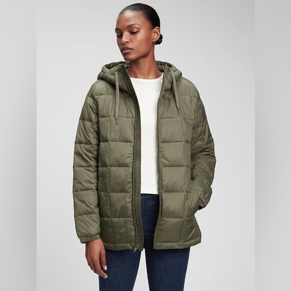GAP Recycled Lightweight Puffer
Size XS- Surplus Green 
New with tags.